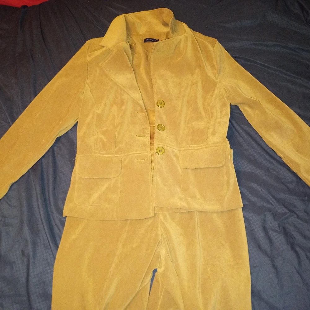 Mustard color pantsuit